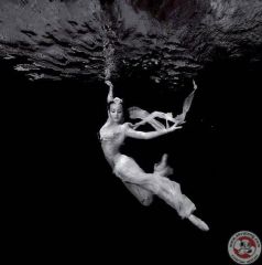 underwater_ballet_3.jpg